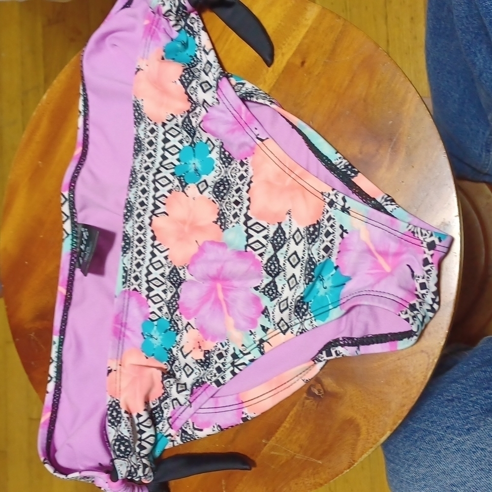 TAHITI SWIM WEAR BOTTOM SIZE LARGE